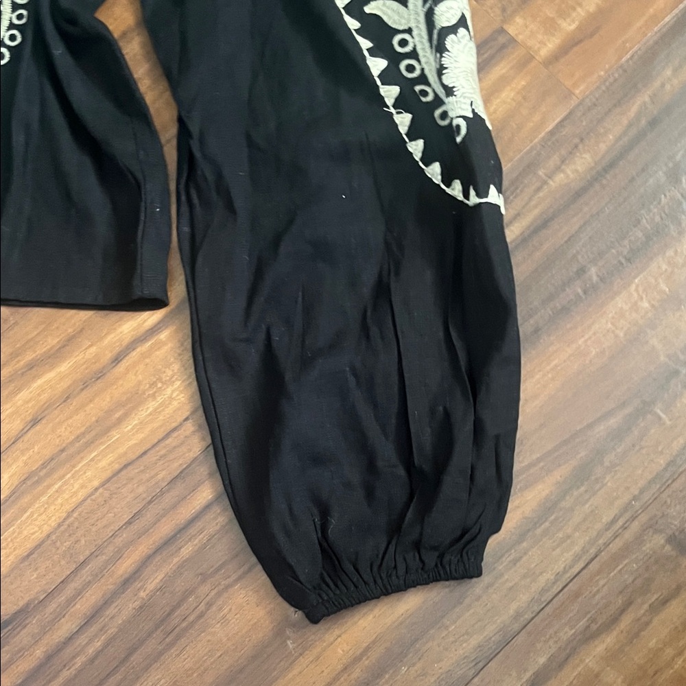 Solitaire Black Blouse with Cream Embroidery - Picture 4 of 5